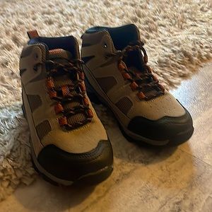 NWOT Kids 13 hiking shoes